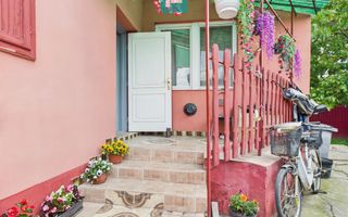 Casă cu 3 camere și teren generos lângă frontieră - Poză 10