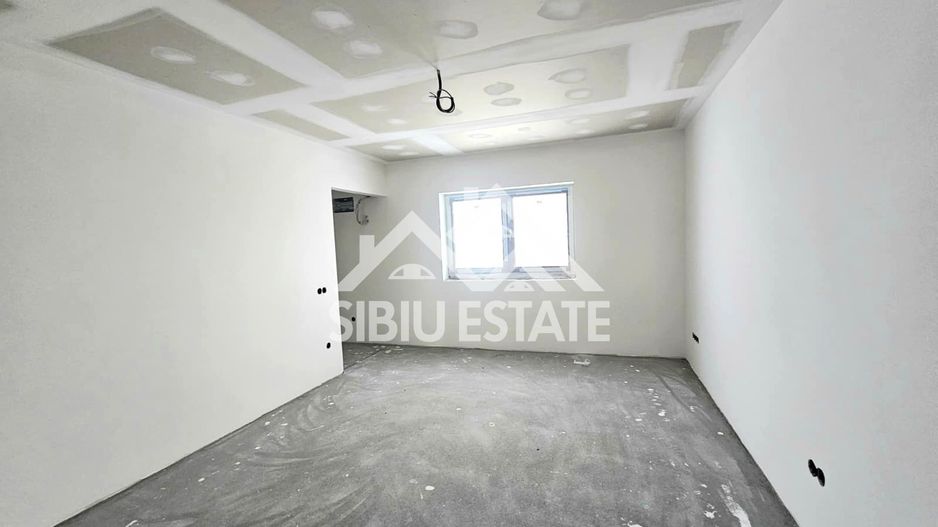 Casa mare cu carport, pivnita - Poză 11