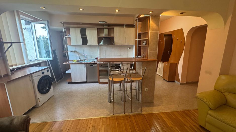 Apartament 4 Camere | Etajul 2 | Zona Circumvalatiunii | - Poză 3