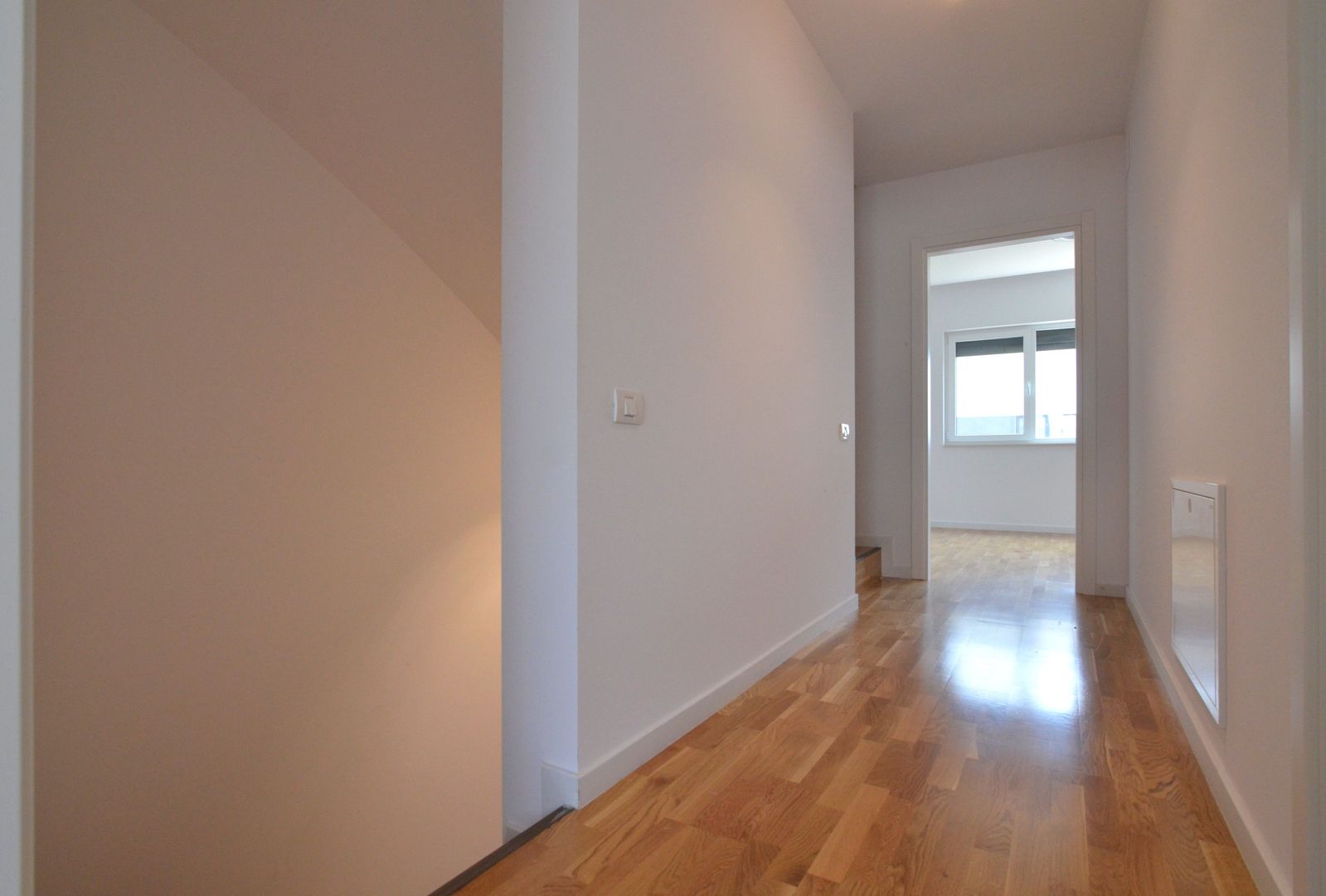 Inchiriem casa insiruita 5 camere partial mobilata - Poză 12