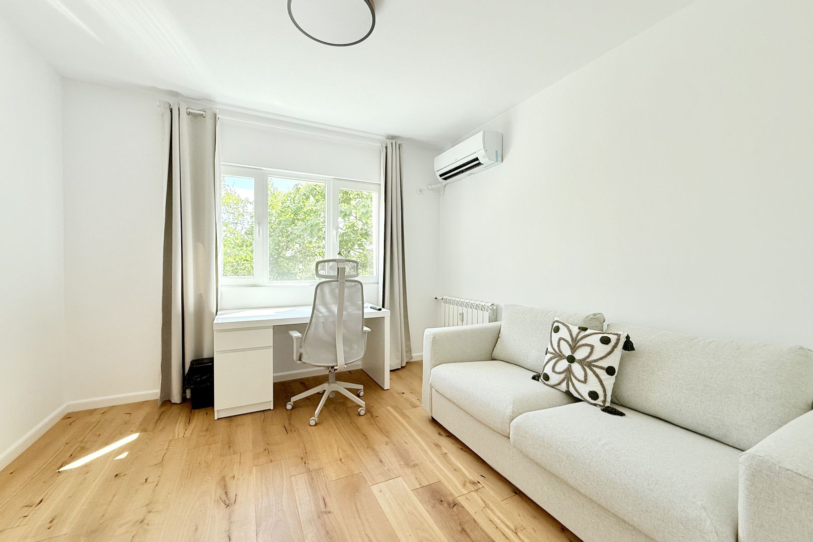 Apartament 3 camere complet renovat, Dorobanți, mobilat și utilat - Poză 13