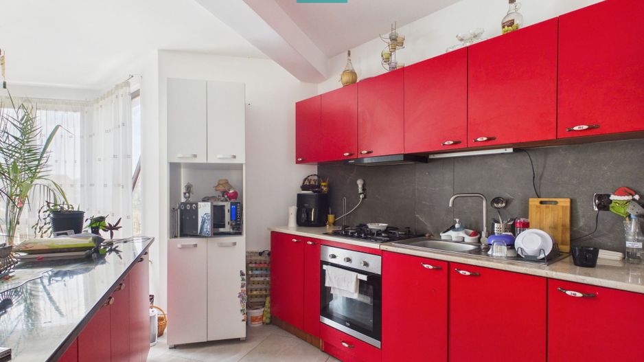 Casă 225 mp cu teren 1.482 mp în Leș - Poză 14