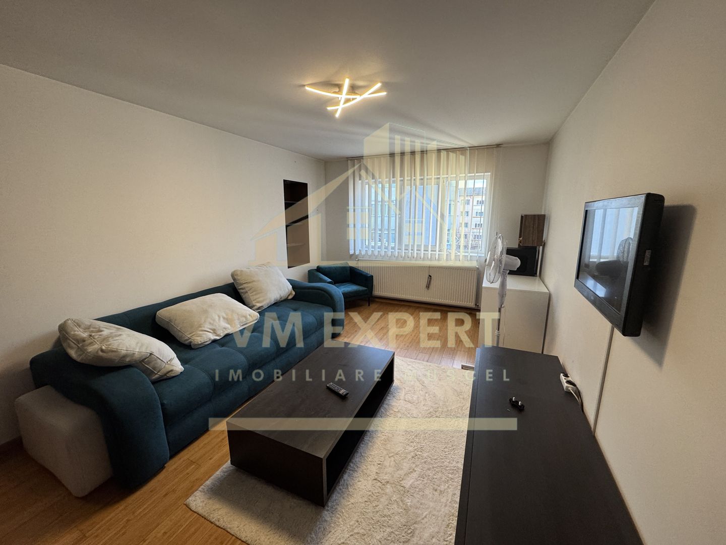 APARTAMENT 3 CAMERE ETAJ 4 TERASA  ZONA GRUI VILE CAMPULUNG - Poză 2