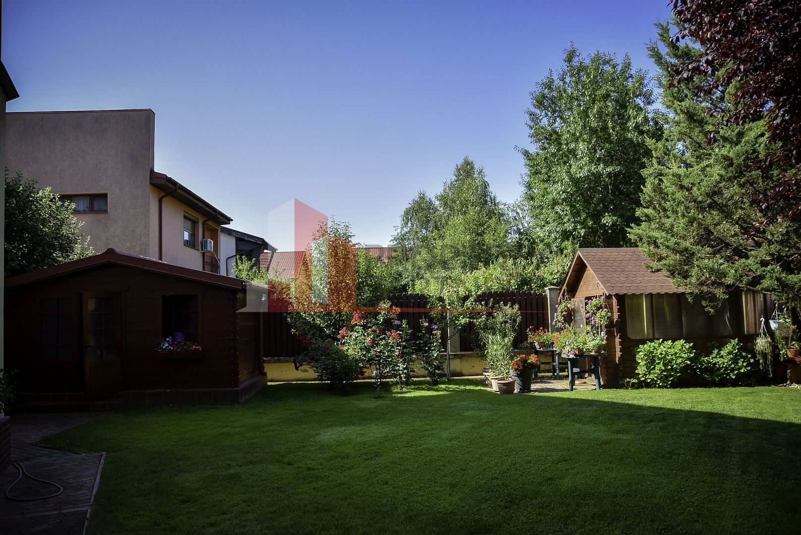 Vila spatioasa cu teren mare Jollie Ville - Poză 10