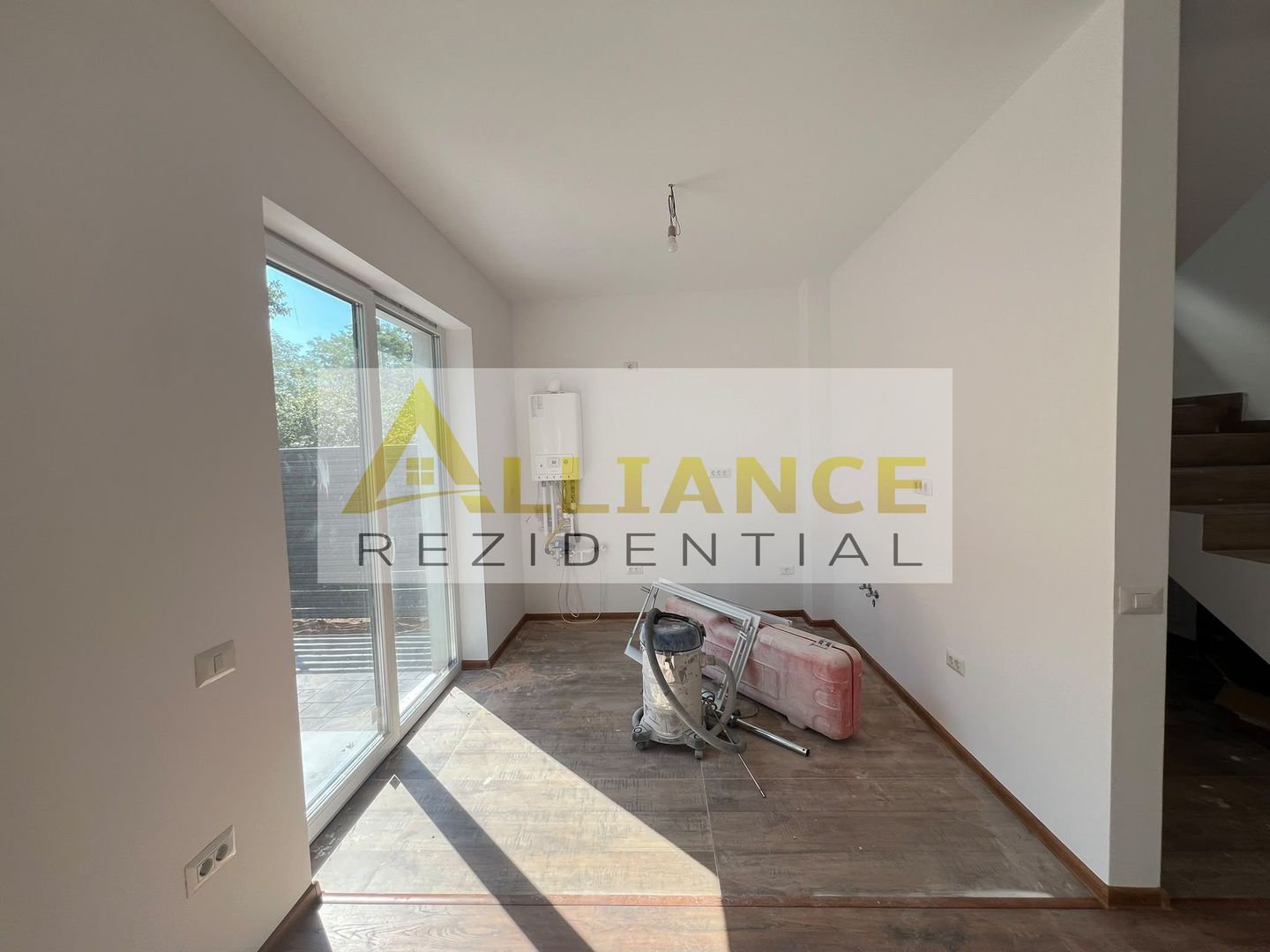 Casa Individuala - 4 camere - 400 M de STV - Poză 11