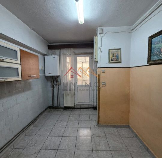 Apartament 2 camere, ultracentral, etaj 1/4, centrala termica, Campina - Poză 3