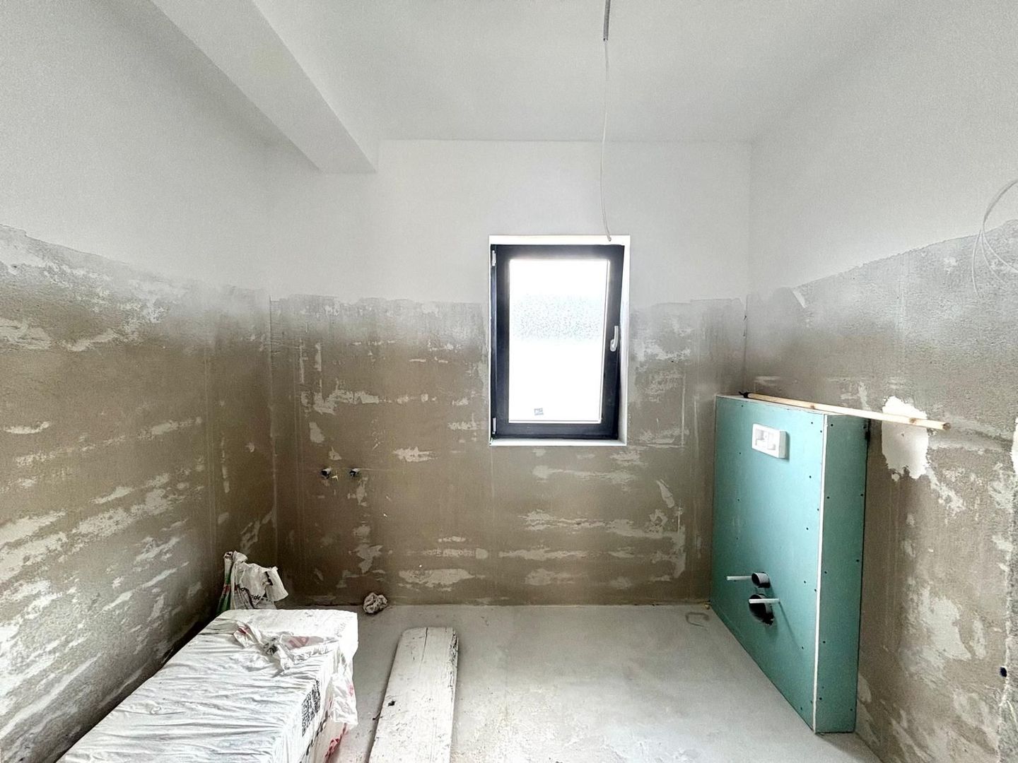 Casa individuala cu 4 camere - Zona Centrala - Utvin - Poză 10