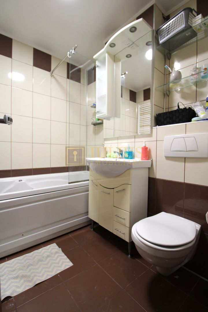 Zona Lipovei, 3 camere, centrala proprie. - Poză 13