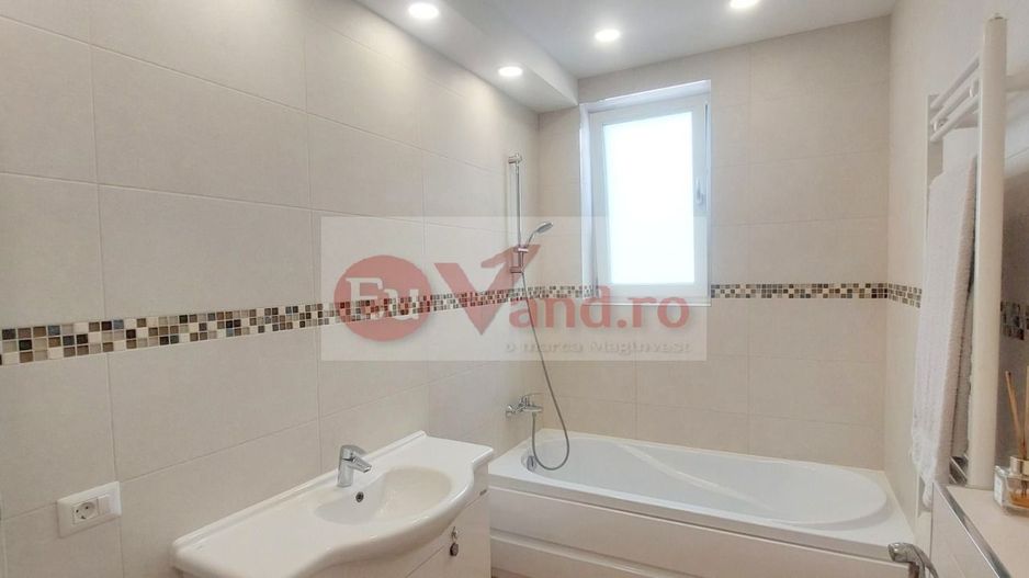 De vânzare casă premium tip duplex,  vedere spre Lacul Brates - Poză 14