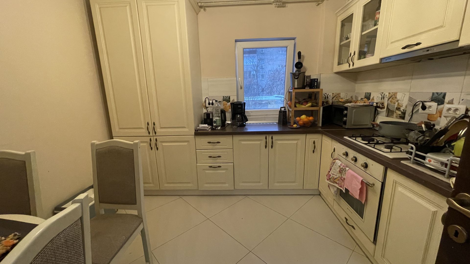 Apartament 4 camere,etaj 1,zona Bucovina - Poză 4