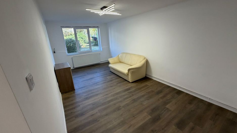 AP. 2 CAMERE - DEBARCADER, CURTE 25 MP, MOBILAT/UTLAT MODERN, COMIS 0% - Poză 2