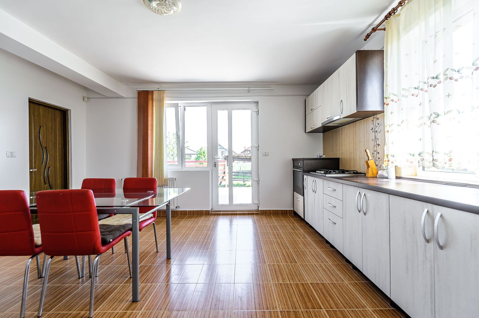 Pret redus Vilă spațioasă la intrare în Zimandcuz - Poză 7