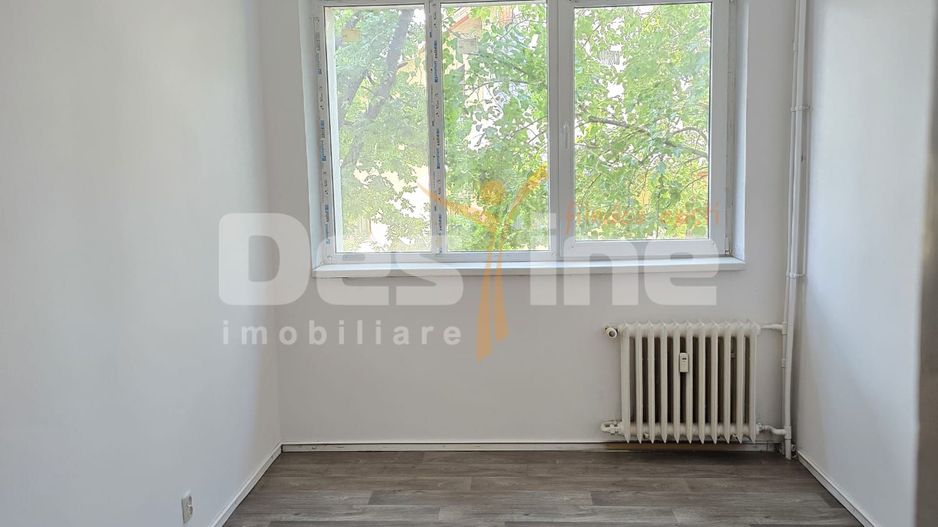 APARTAMENT 3 CAMERE SEMIDECOMANDAT - Poză 7