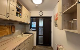 Casă de vânzare în Cisnădioara – 2 apartamente complet echipate - Poză 8