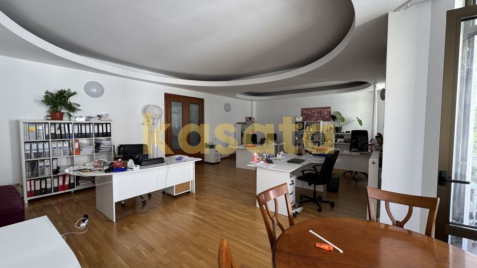 4 Camere | Primăverii | 2 Băi | Etaj 2 | Living Generos - Poză 1