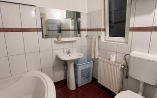 Apartament 3 camere, curte comună, Centrul Istoric Schei - Poză 6