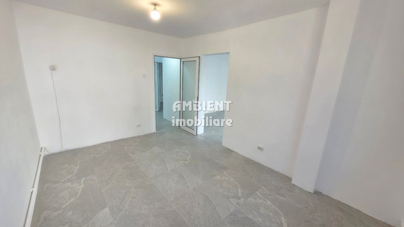 DE ÎNCHIRIAT - Spațiu birouri - Apartament cu 3 camere, parter, zona CENTRU; - Poză 7