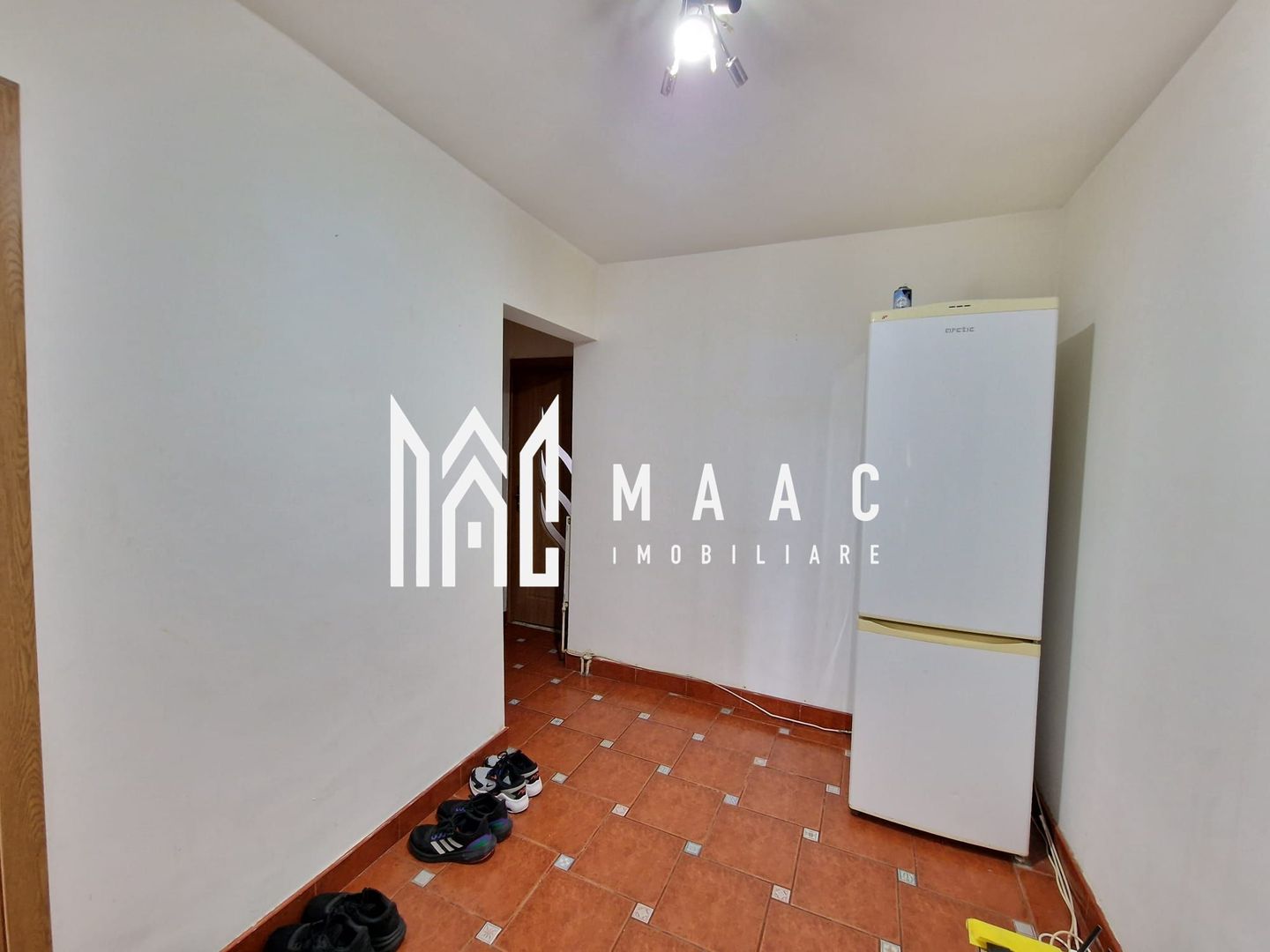 Apartament 4 Camere | 2 Bai | 2 Balcoane | 2 Bucatarii - Poză 2