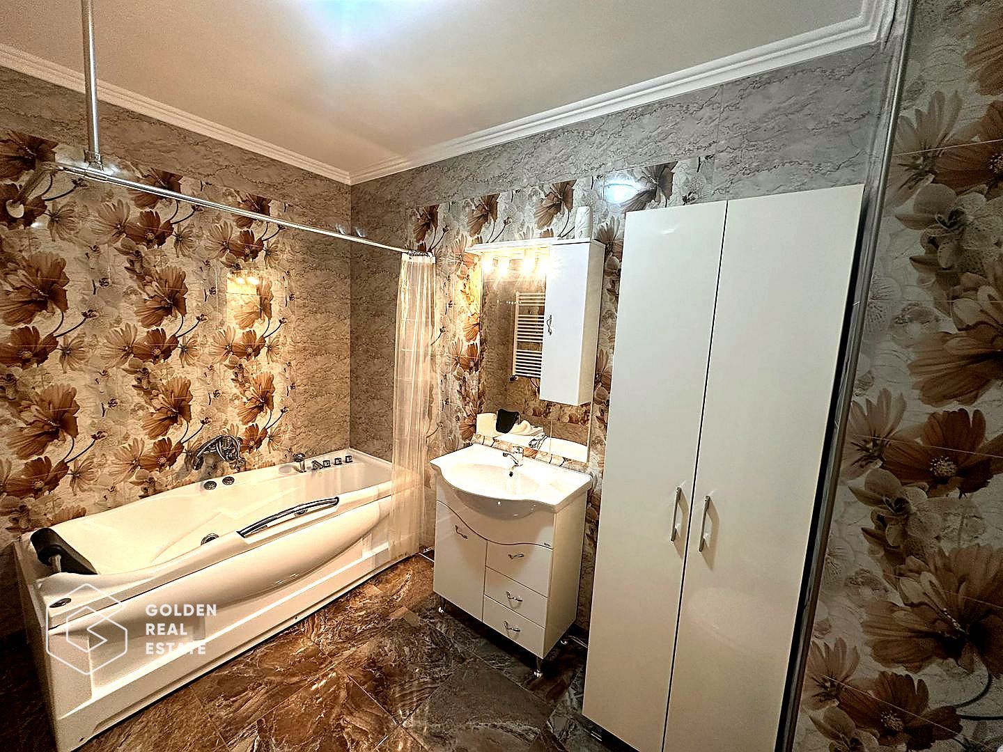 Apartament superb, Ared Kaufland, 3 camere, etaj 3, centrala proprie si balcon - Poză 8