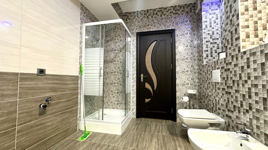 Apartament spatios 4 camere + parcare, pretabil ptr ERASMUS - Poză 9