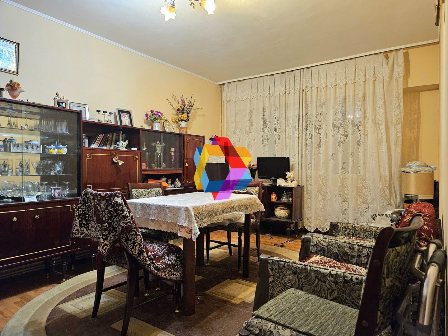 Apartament cu trei camere, zona Racadau 76 mp - Poză 1