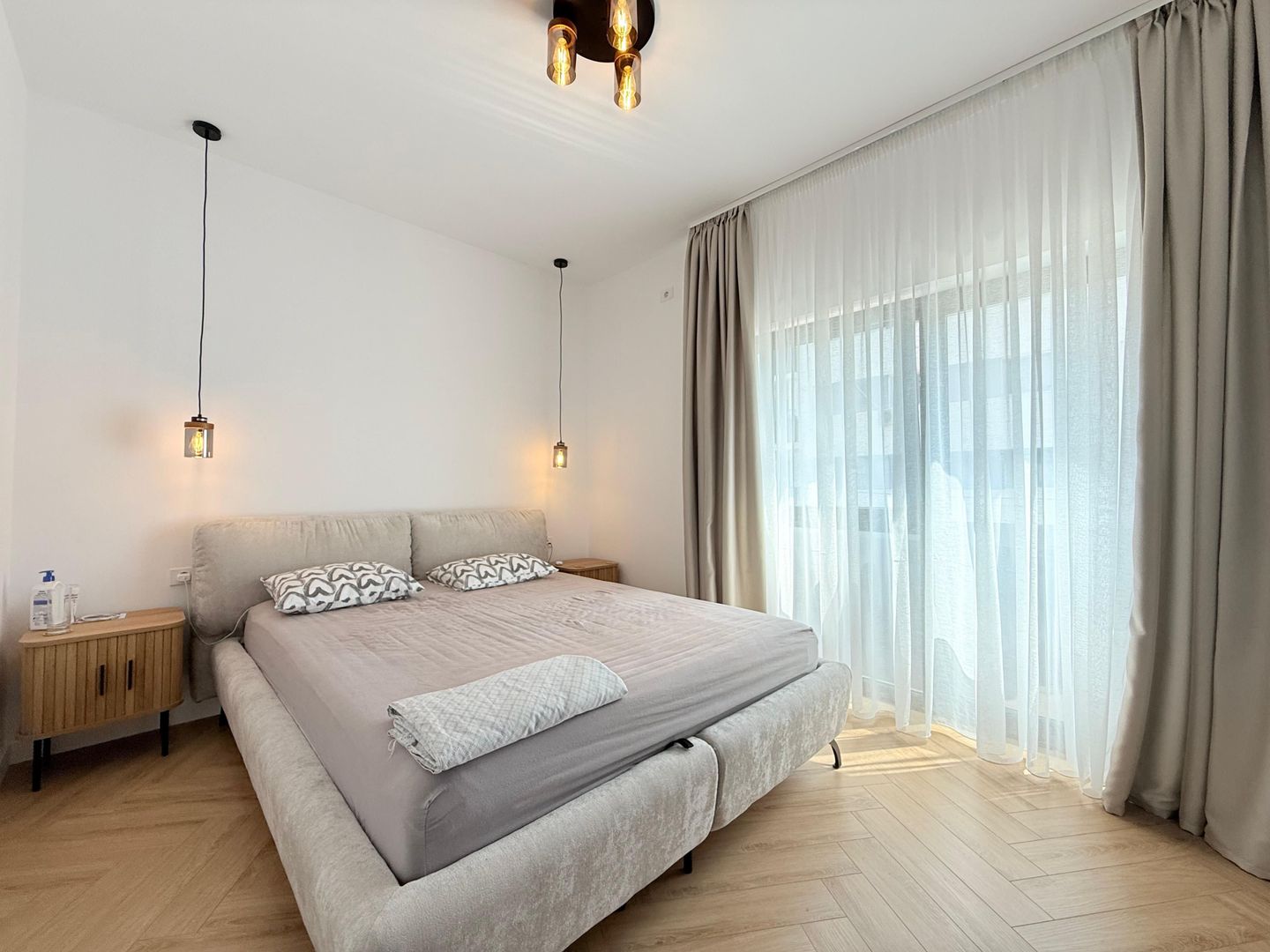 Vila 4 camere | 3 dormitoare | 3 bai | Gradina | Toate Utilitatile - Poză 13