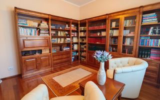 Casa spatioasa. Pretabil si pt. clinica, invatamant, camin varstnici. - Poză 23