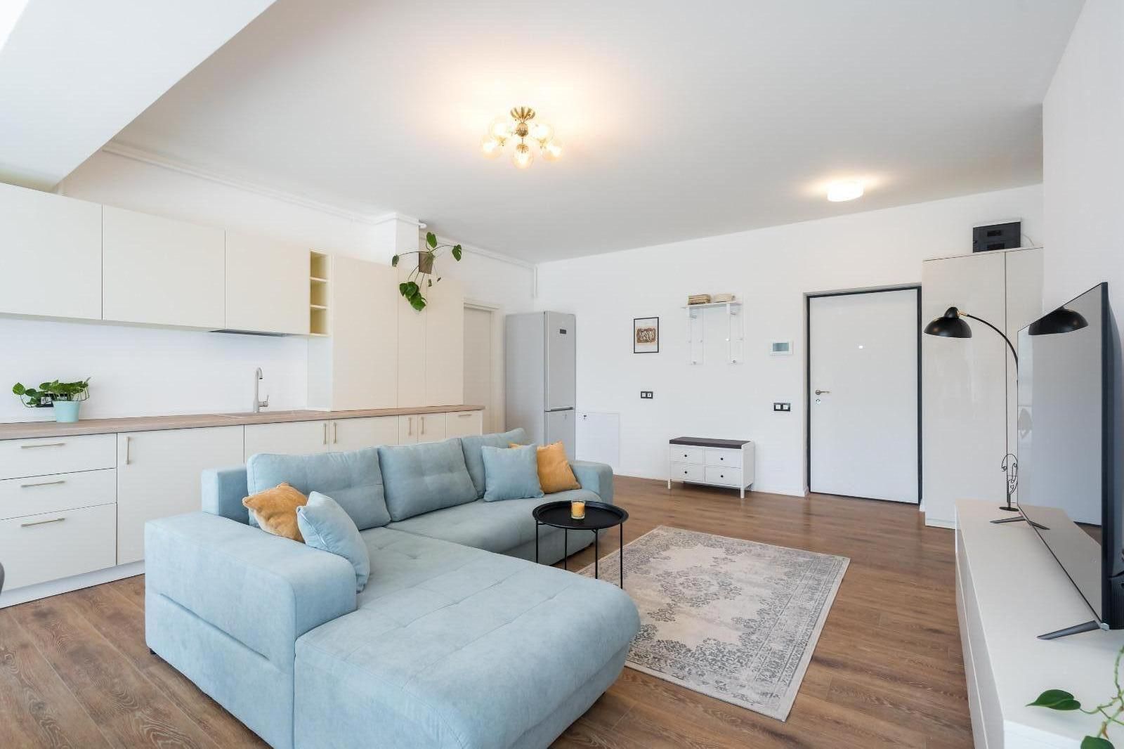 Inchiriere apartament 3 camere | Parcare inclusa | Sisesti - Poză 1