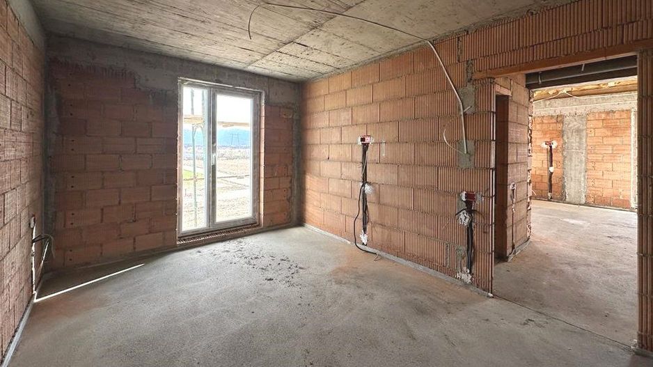 Apartament cu 3 camere cu terasa de 20 mp zona Sanpetru - Poză 8