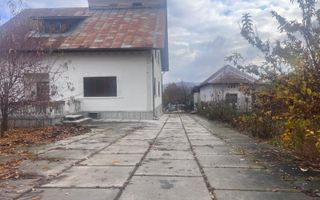 Vanzare casă spațioasă cu teren generos în Cândești Vale–jud Dambovita - Poză 18