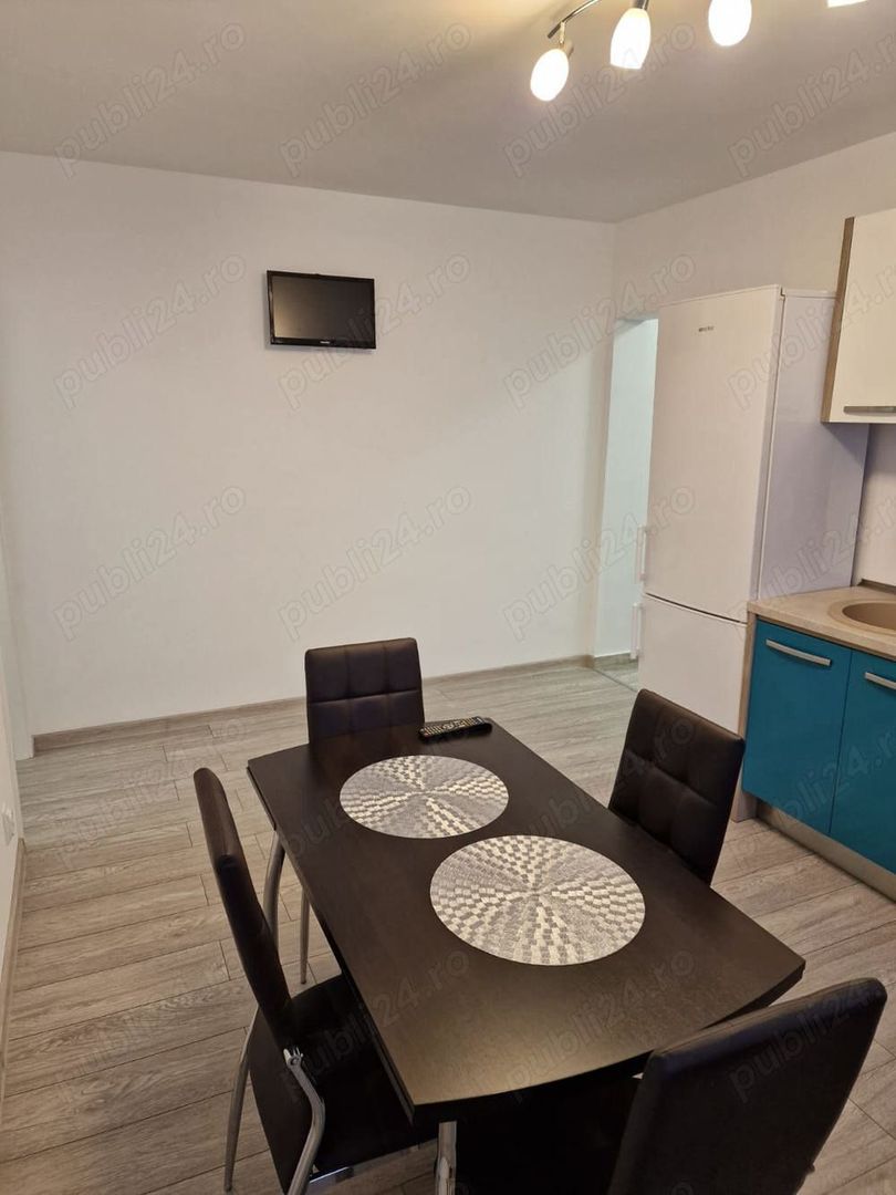 Vanzare Apartament 3 camere renovat & mobilat - Poză 1