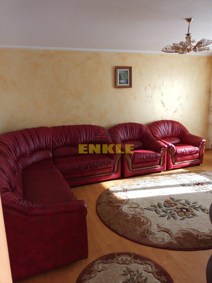 Vila 240 mp , situata la Ciusmea, pret 190000 euro neg - Poză 1