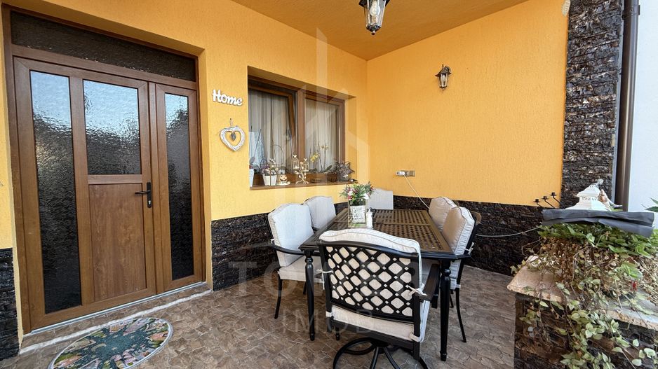 Super oportunitate! Vilă spațioasă pe 3 niveluri + casă separată - Poză 3