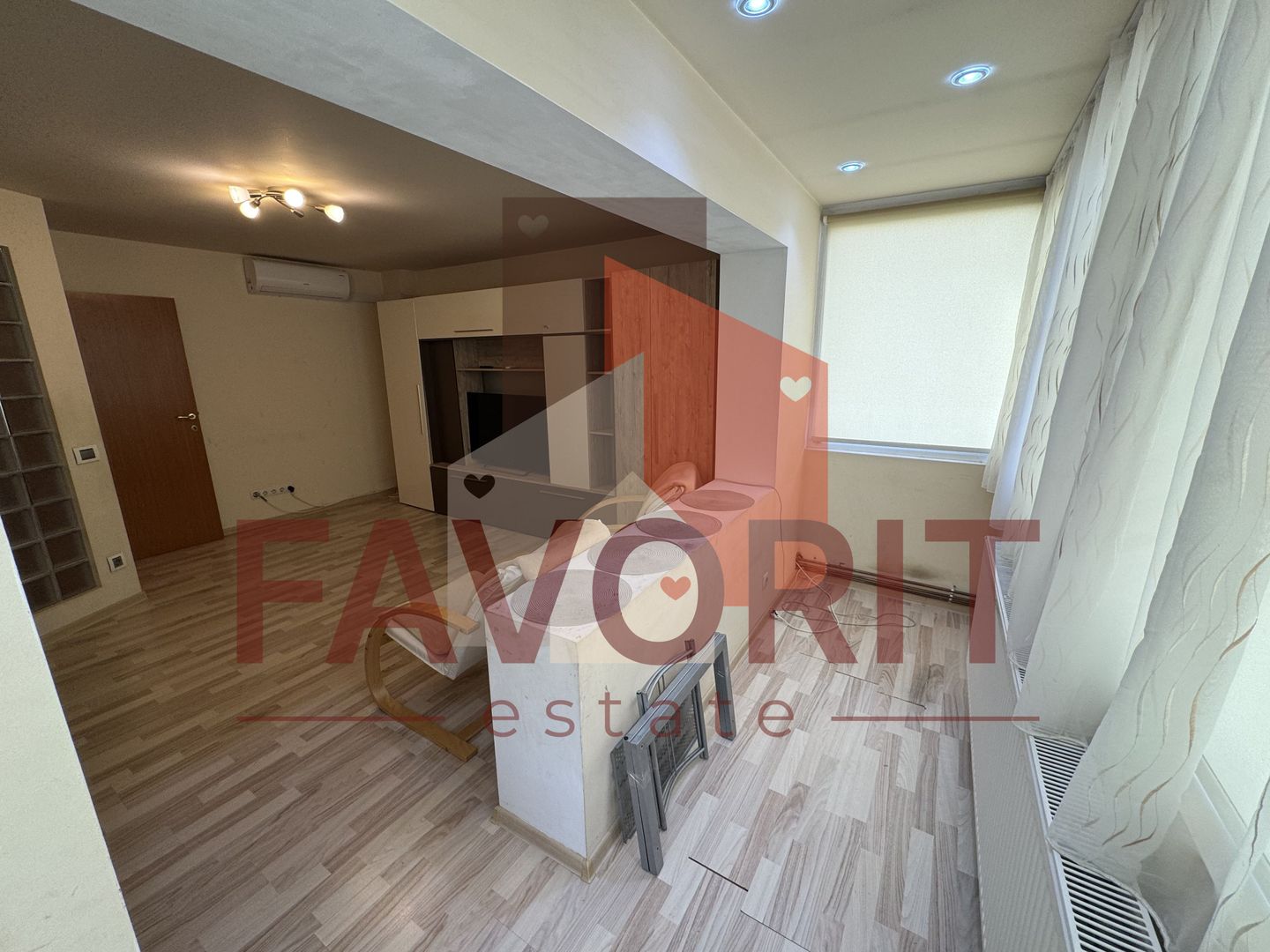 Disponibil imediat. Etaj 1. Centrala proprie. Vedere pe 2 parti. - Poză 3