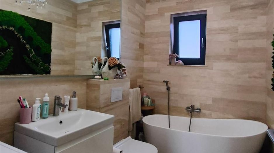 Apartament  3 camere in bloc nou cu parcare privata in zona centrala - Poză 12