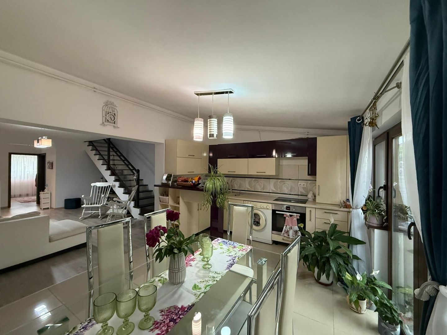 Casa insiruita - 3 dormitoare - Dumbravita - Poză 1