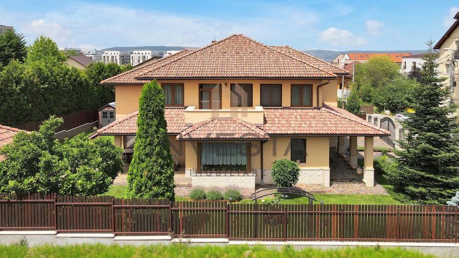 Casa individuala 320 mp utili, 713 mp teren! - Poză 1