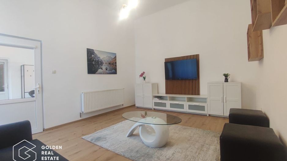 Apartament spatios si modern,  loc de parcare, zona Podgoria - Poză 1