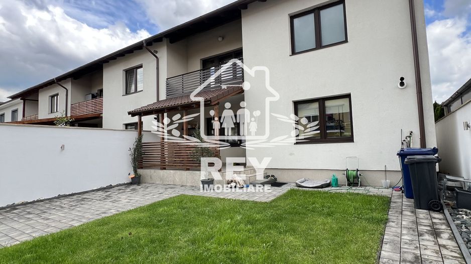 Casă de tip triplex la vânzare 6 camere /Șelimbăr /Secția 1 de Poliție - Poză 14