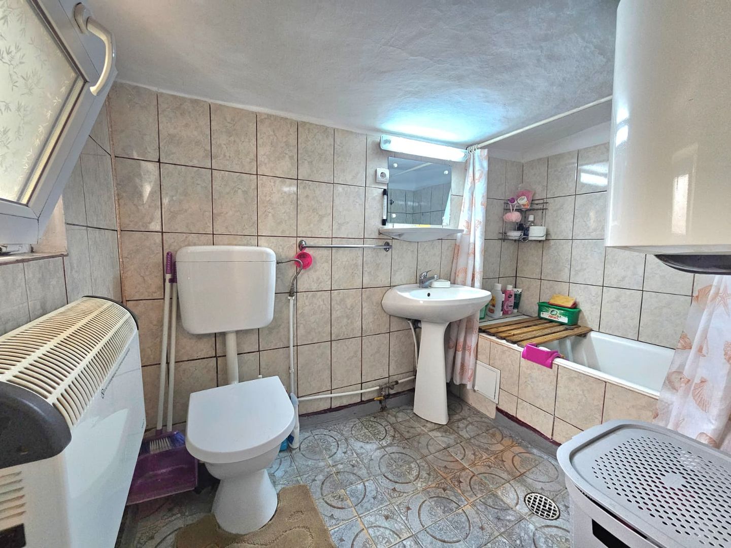 Casă de vanzare in Medgidia in zona centrala - Poză 9