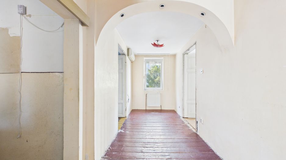 Casa cu 8 camere de vanzare | rezidential si comercial | Nerva Traian - Poză 12