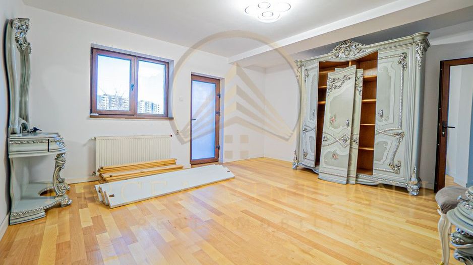 Lazu - Vila de vânzare compusă din P+1E+M. - Poză 21