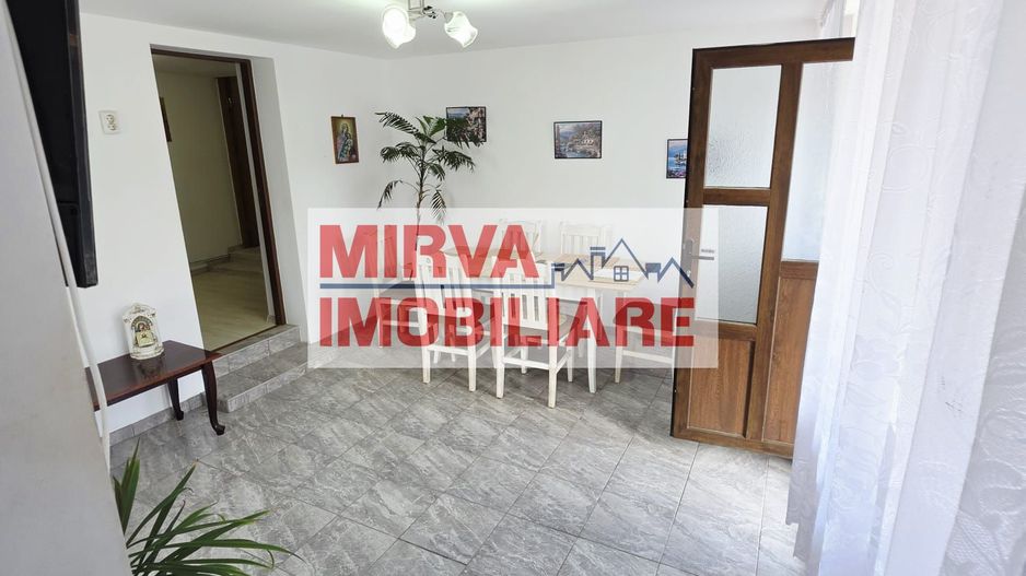 🏡 Casă renovată cu 6 camere, teren 557 mp – Berceni, Prahova - Poză 39