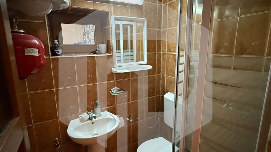 Casa individuala } Orlat | 250 mp Teren | Terasa inchisa - Poză 8