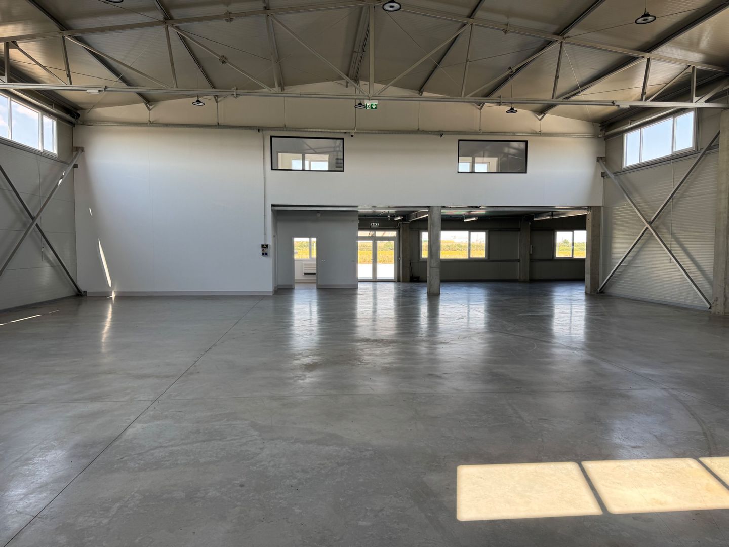 Hala depozitare cu birouri zona de N - Poză 3