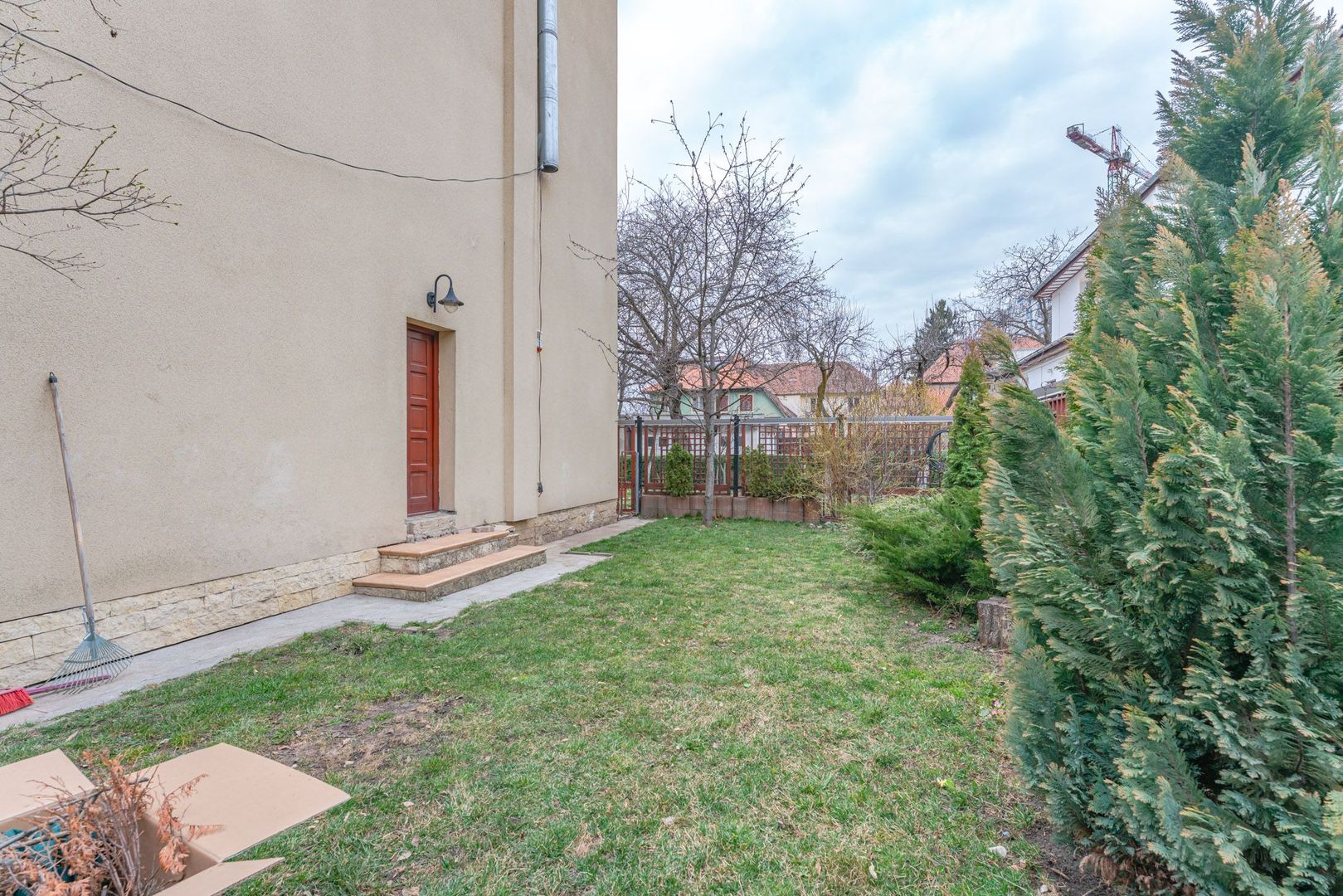 Casă individuală cu 7 camere lângă AFI Mall, ideală pentru birouri sau locuință - Poză 31