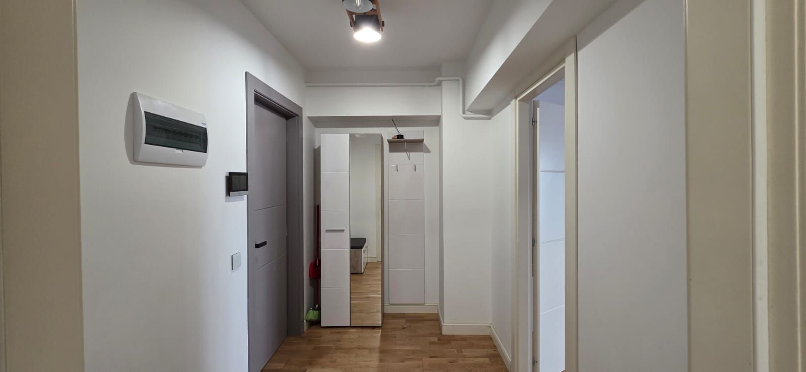 INTABULAT APARTAMENT 2 CAMERE OPEN  PARCARE SUBTERANA TATARASI - Poză 3