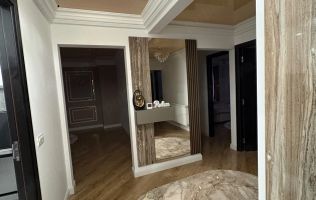 BRASADAS vinde ap 4 cam etaj 3/4 Economic.