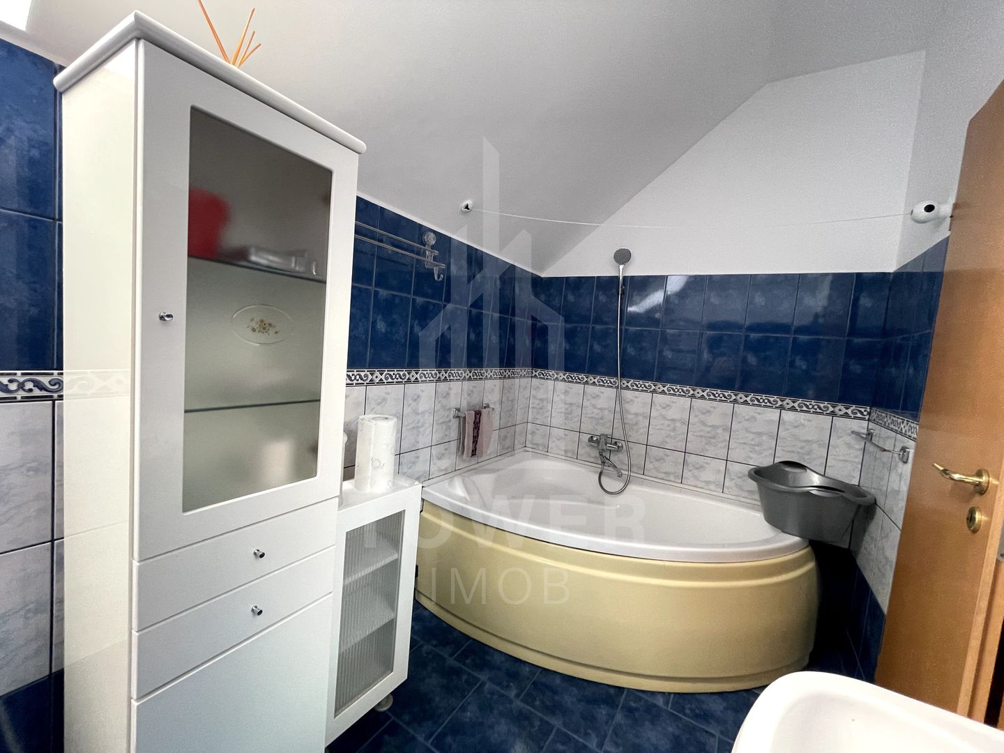 Închiriez apartament 3 camere la vilă – Strand - Poză 12