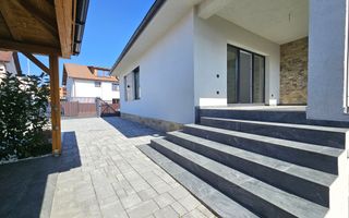 Casa Sibiu, intrare Selimbar, garaj, pivnita, curte mare - Poză 1